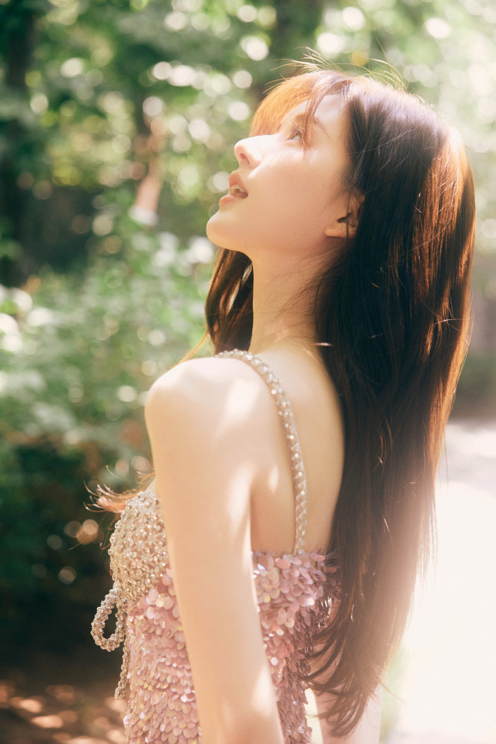 赵露思初夏朦胧滤镜大片